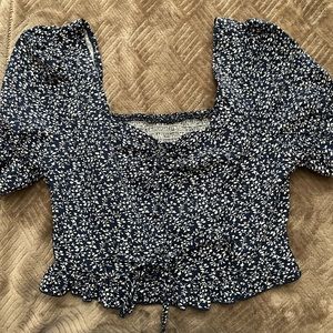 Dark blue short sleeve floral blouse/cropped!